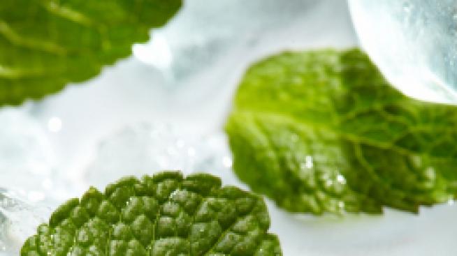 Билкова маска за стягане на порите