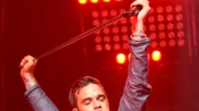 Мистериозна болест мъчи Роби Уилямс