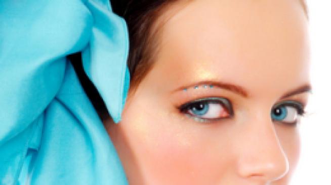 Панделка в косите