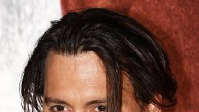 Прекрасно. Джони Деп се грижи за снимачния си екип