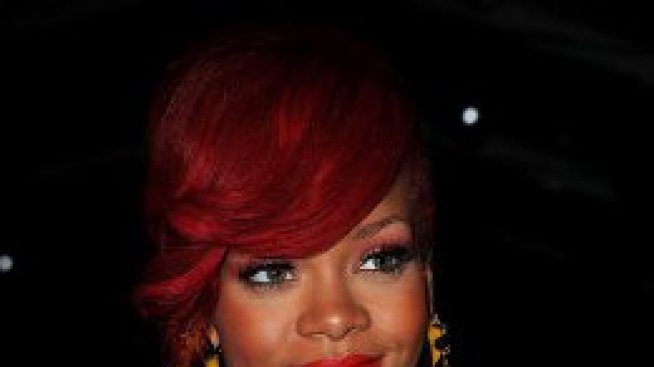 Риана с нова песен