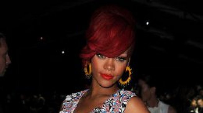 Риана мина под чадъра на Джей-Зи