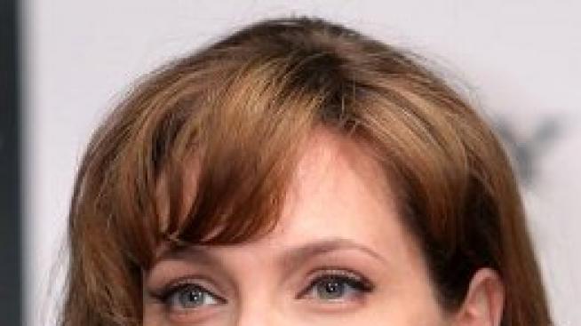 Канонизираха Анджелина Джоли
