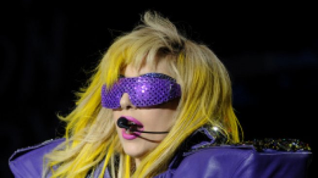 Томи Хилфигър ще облича Лейди Гага