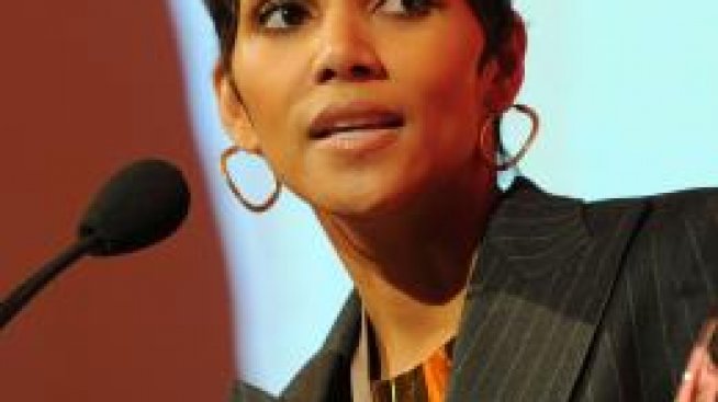 Холи Бери ще е Арета Франклин