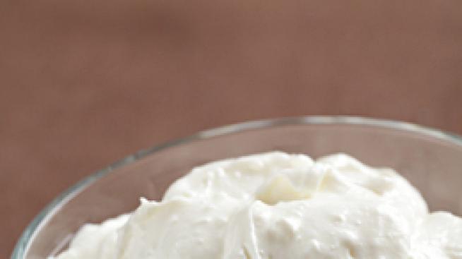 Омекотяваща маска за лице с какао и кисело мляко