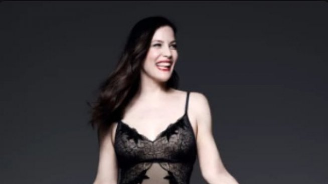 След три деца: Лив Тайлър в еротична фотосесия