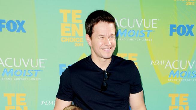 Марк Уолбър ще прави „уолбъргери“