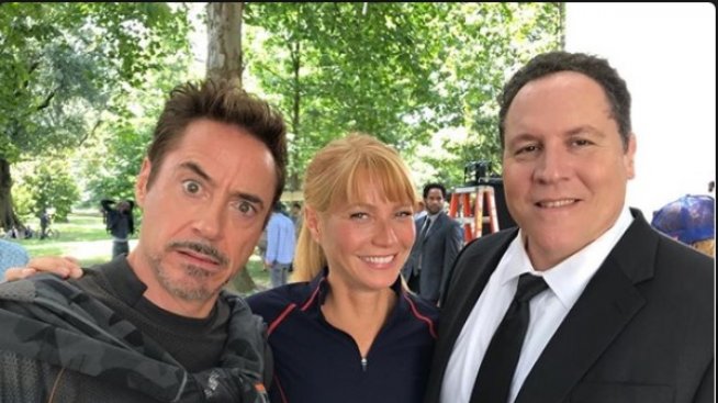 Заподозряха, че Гуинет Полтроу стяга сватба