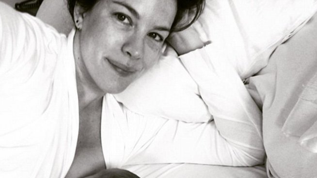 Лив Тайлър насърчава кърменето