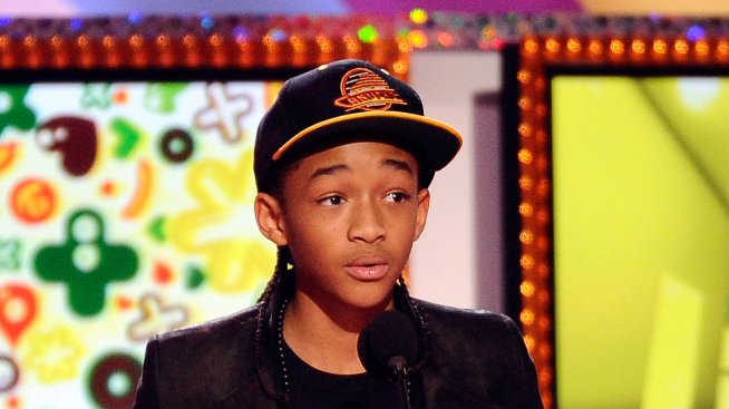 Малкият Смит се срамува от родителите си