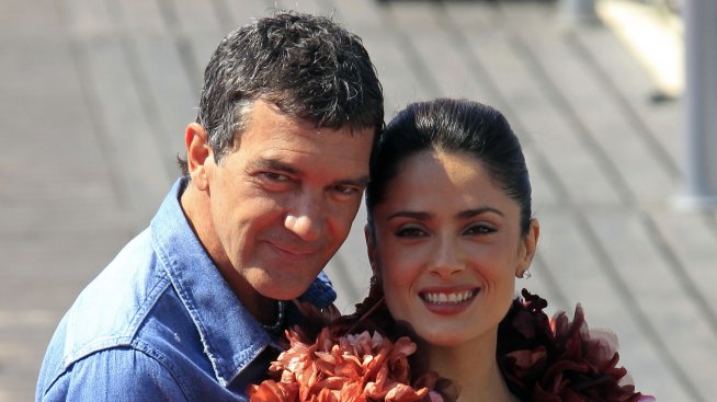 Салма Хайек молила Исус за по-големи гърди