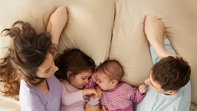 Когато детето предпочита единия родител