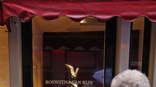 Проститутките в Амстердам на свобода – извън квартала с фенерите