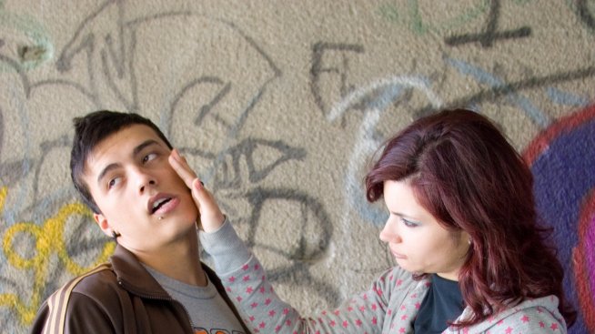 Как да научите своята дъщеря-тийнейджърка да слага граници