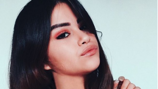 Като две капки вода: Не, това не е Селена Гомес!