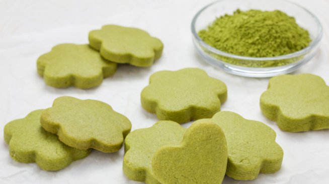 Видео рецепта: Сладки с матча