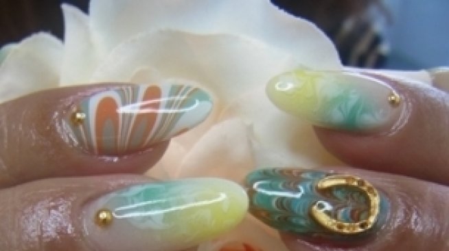 Деко фантазии върху нокти