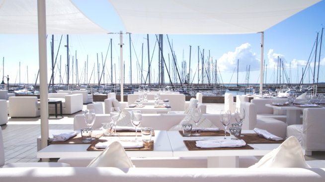 Бохемски релакс сред яхтите