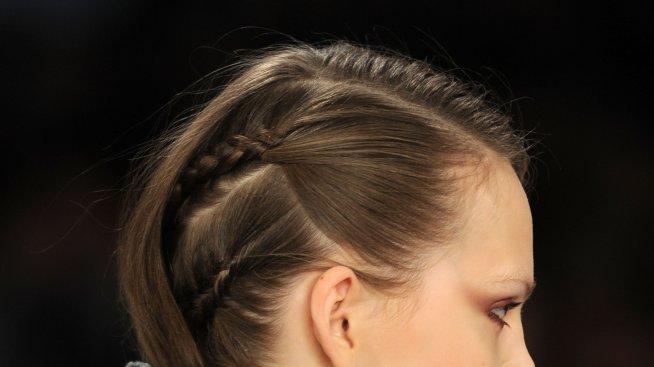 3 секси прически за лятото: странично приглаждане