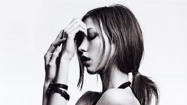 Карли Клос - отново ребра, отново за Vogue