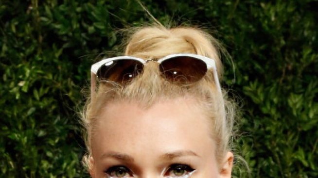 Пролет с бяла очна линия