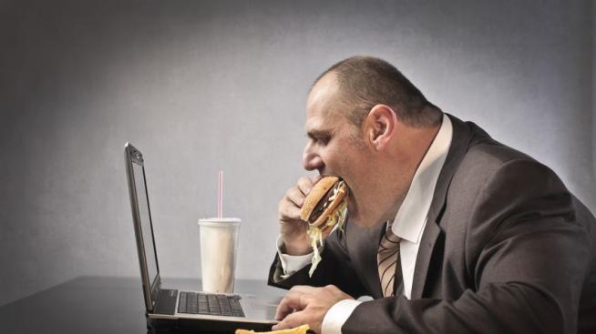 Негласните правила за хранене в офиса