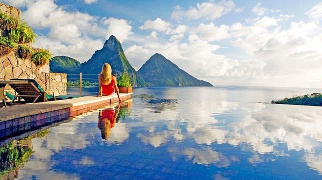 Екзотични дестинации: Безкрайни басейни и разкошни гледки