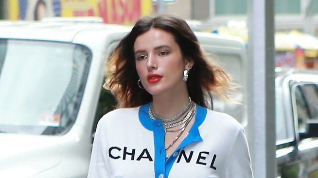 Устните червени, а аз – цялата в Chanel!