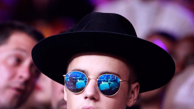 Джъстин Бийбър излиза с бивш еротичен модел