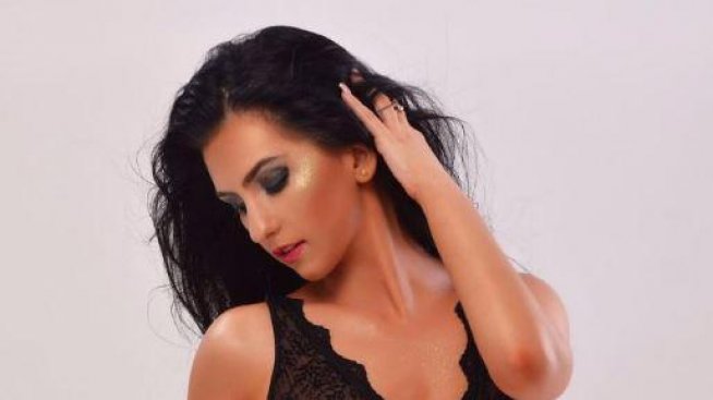 Румънски модел успя: Продаде девствеността си за 2,3 милиона евро