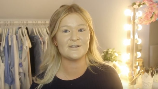 Момиче си сложи 100 слоя фон дьо тен