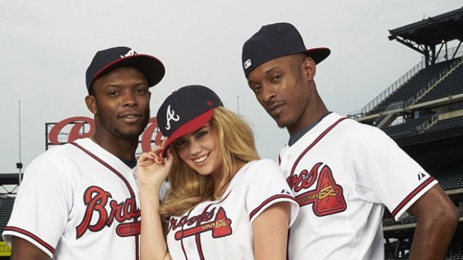 Кейт се вкара в бейзболна тройка