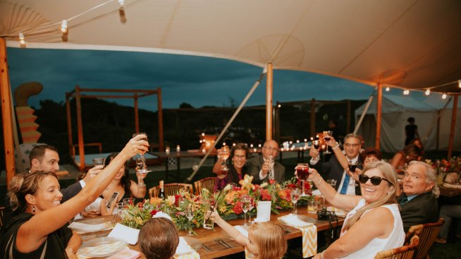 Срещу стареенето: Учени съветват – общувайте!