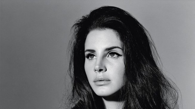 Ретро кралицата Лана Дел Рей