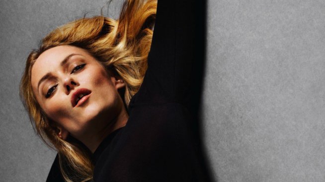 Ванеса Паради заголи дупе за френския Vogue