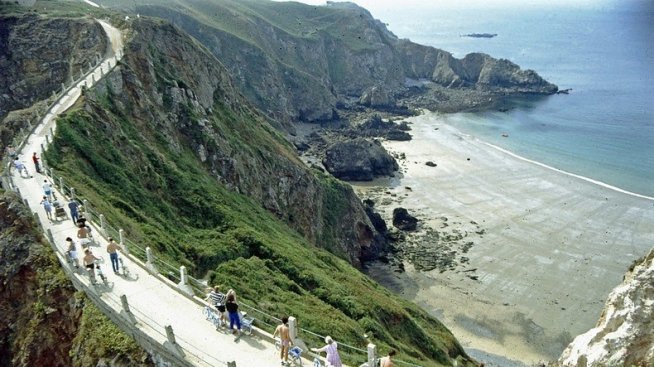 Остров Сарк - едно от последните места, прегърнали демокрацията