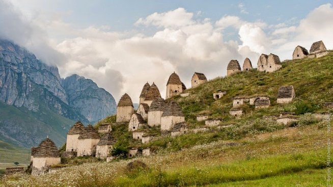 Градът на мъртвите
