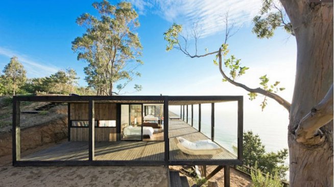 Плажна къща, гледаща отвисоко