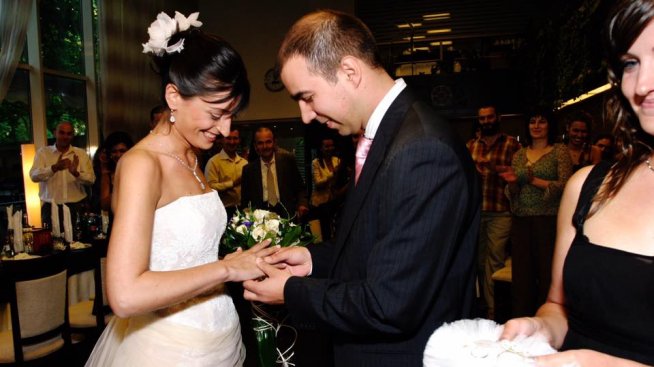 Вижте министър Екатерина Захариева като булка