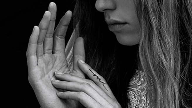 Сватба като от червен килим с Elie Saab