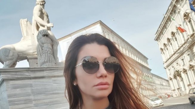 Кали се радва на слънцето в Италия