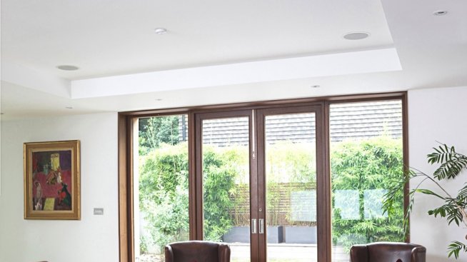 Дъгата влиза в домовете