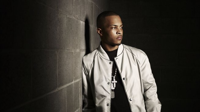 T.I. пуска парче и книга след затвора