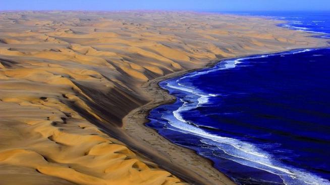 Там, където пустинята Намиб среща океана
