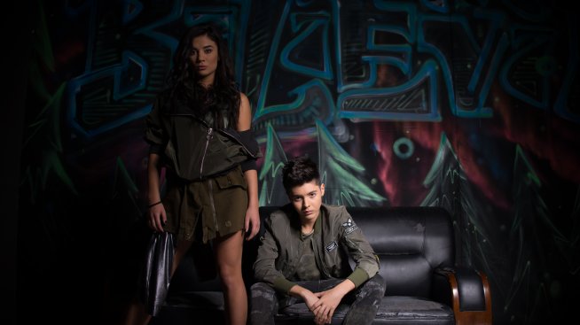 Кристиан Костов от X Factor с дебют на три езика