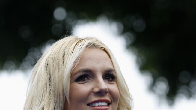 Бритни изкарва милиони, а пазарува от намаления