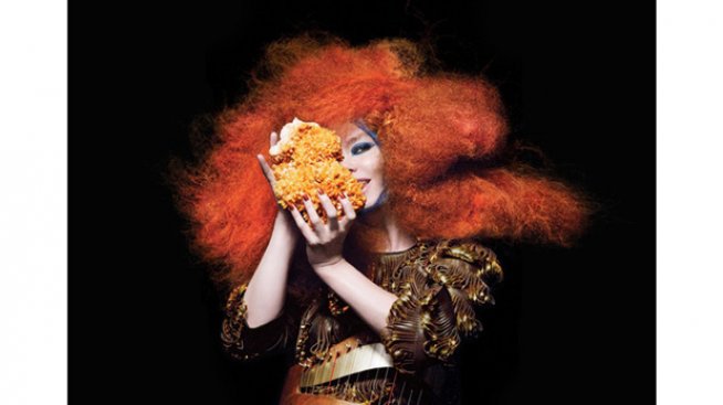 Бьорк се завърна (видео)