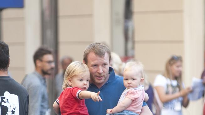 Гай Ричи показа очарователните си деца