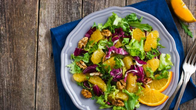 Видео рецепта: Салата с портокал